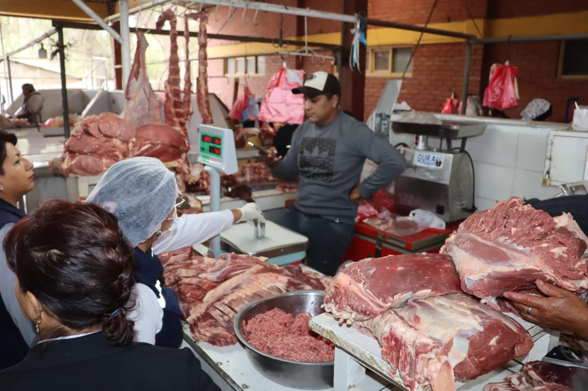 INTENDENCIA REALIZA CONSTANTES OPERATIVOS DE CONTROL EN LOS MERCADOS DE COLCAPIRHUA